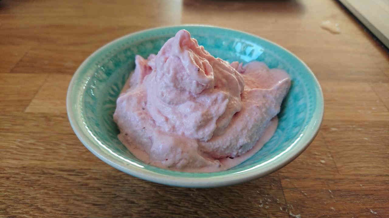 Frozen yoghurt (jordgubb) Frozen yoghurt (jordgubb)
