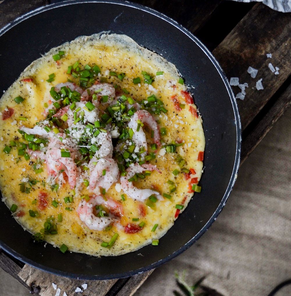 Räkomelett med örter och parmesan