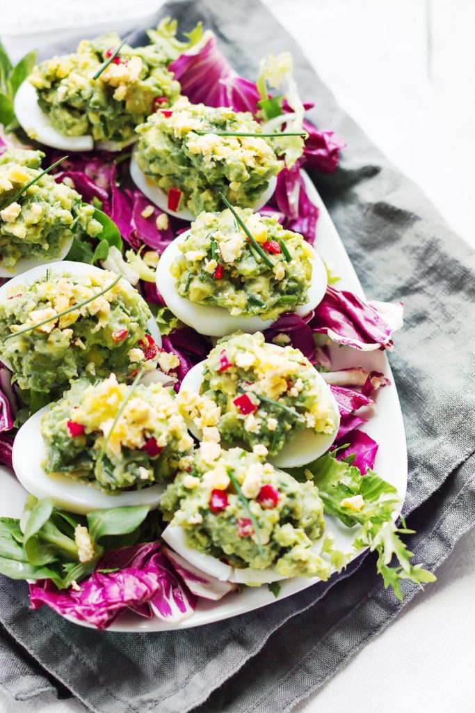 Ägghalvor med avokado och chili 7 Ägghalvor med avokado och chili | LCHF-arkivet