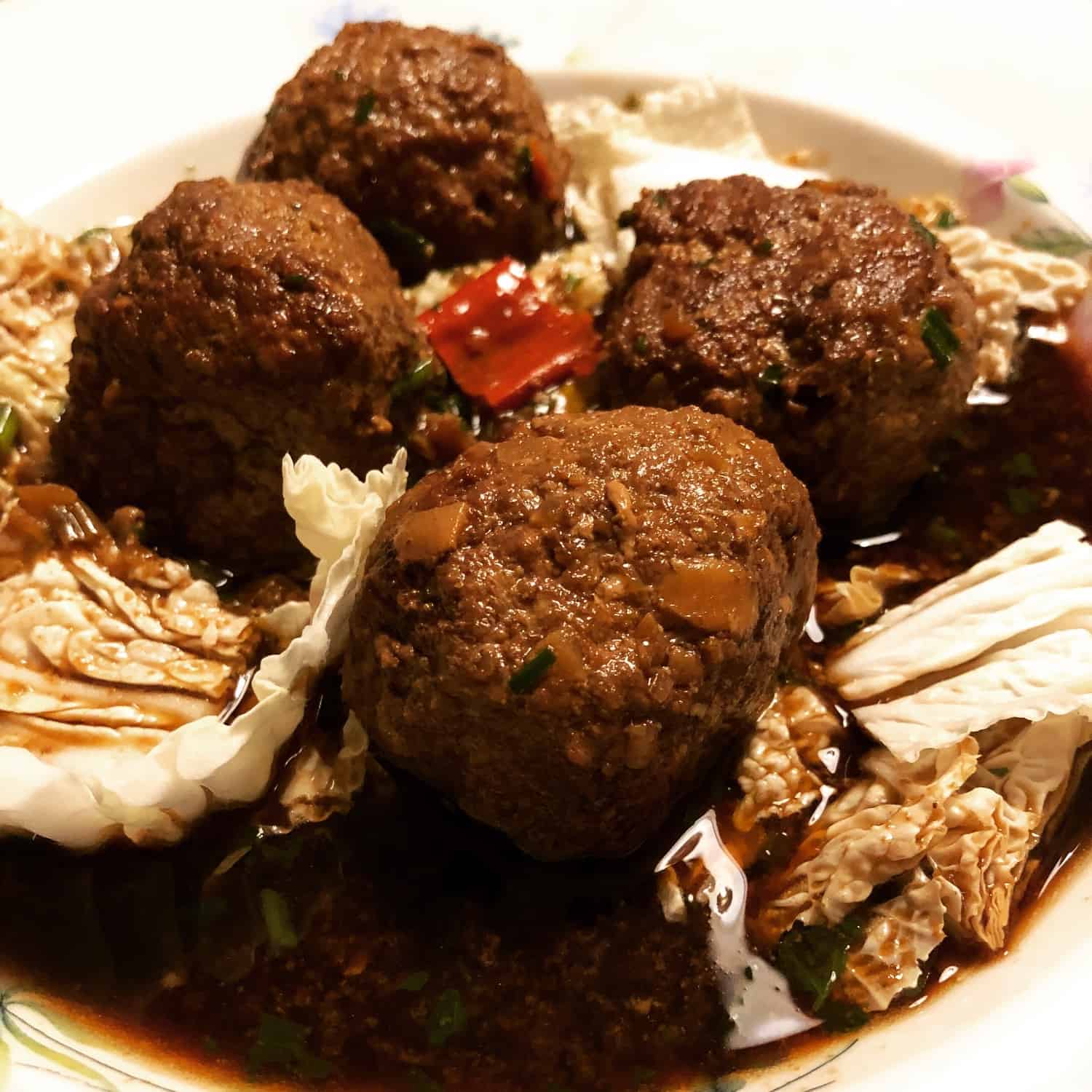 Kinesiska lejonhuvuden (köttbullar i buljong) Kinesiska lejonhuvuden (köttbullar i buljong)