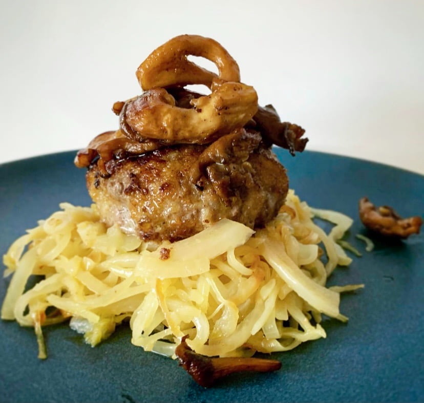 Pannbiff med smörstekt vitkål Pannbiff med smörstekt vitkål